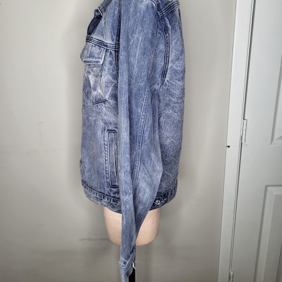 7 For All Mankind Denim Jacket in Washed Blue Size Medium - Picture 3 of 11